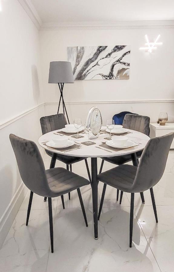 Stunning 2 Bedroom Apartment In Canary Wharf - Morland Apartments Londýn Exteriér fotografie