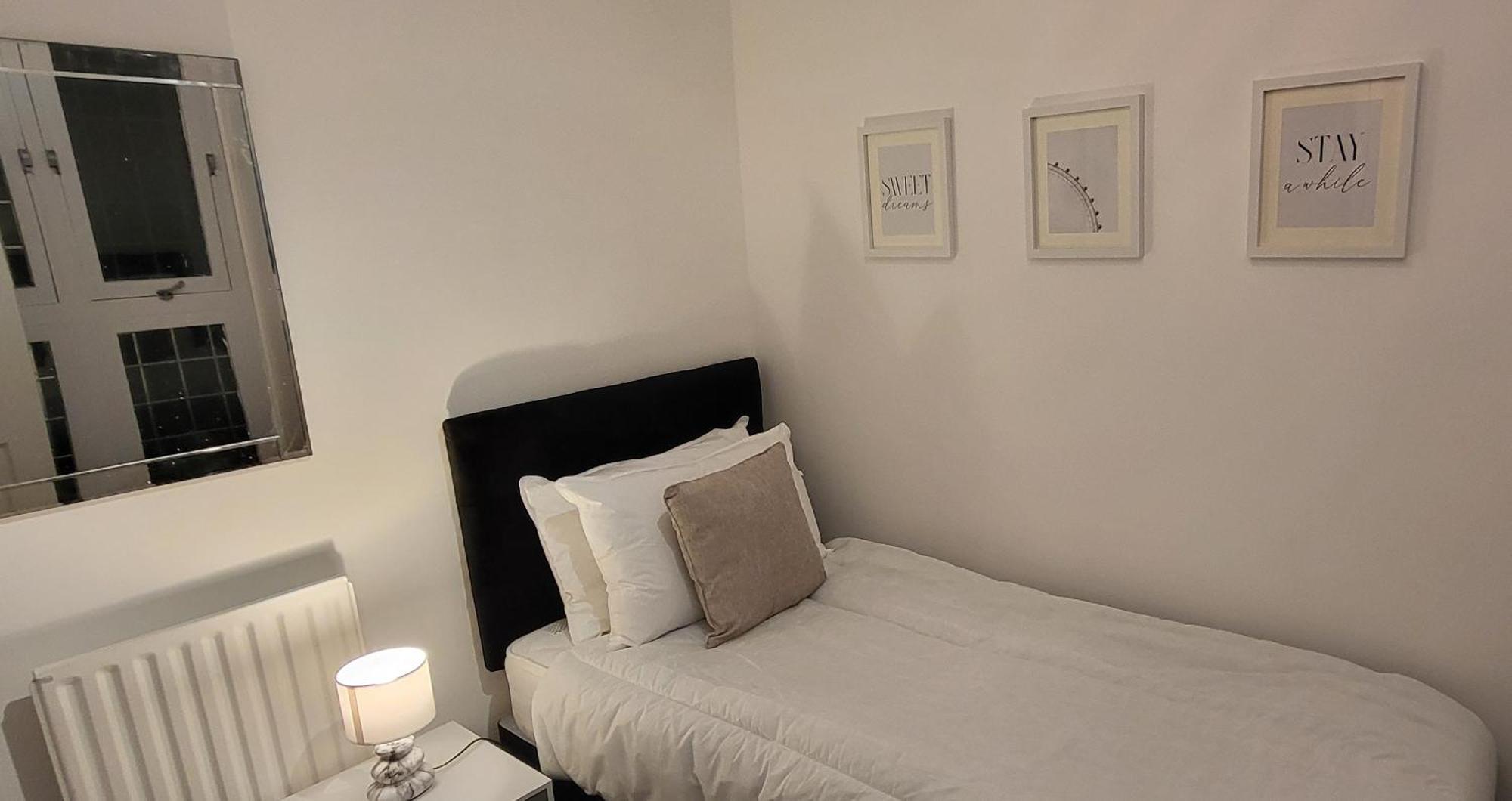 Stunning 2 Bedroom Apartment In Canary Wharf - Morland Apartments Londýn Pokoj fotografie